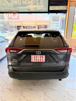 تۆیۆتا ڕاڤ 4